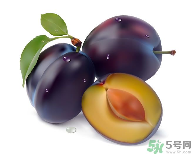 1.保養(yǎng)皮膚：水果中含豐富的抗氧化物質(zhì)維生素E和微量元素，可以滋養(yǎng)皮膚，其美容效果可不是一般的化妝品可比的。