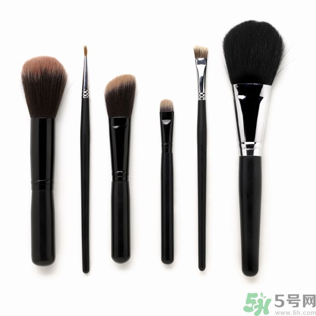 怎樣化妝不傷皮膚？化妝對(duì)皮膚有傷害嗎？