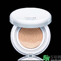 蘭芝氣墊bb13號(hào)跟21號(hào)哪個(gè)更白？蘭芝氣墊bb色差大嗎？