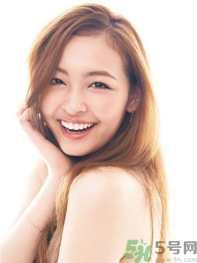 靚彩伊人新顏透亮柔膚液是什什么膚質？靚彩伊人新顏透亮柔膚液怎么樣？