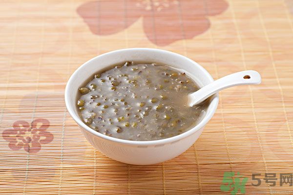紅色的綠豆湯能喝嗎？綠豆湯變紅還能喝嗎？
