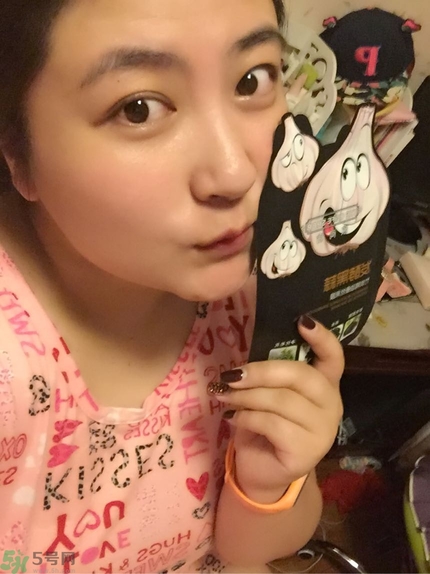 歐尚坊黑面膜怎么樣？歐尚坊黑蒜竹炭蠶絲面膜好用嗎？