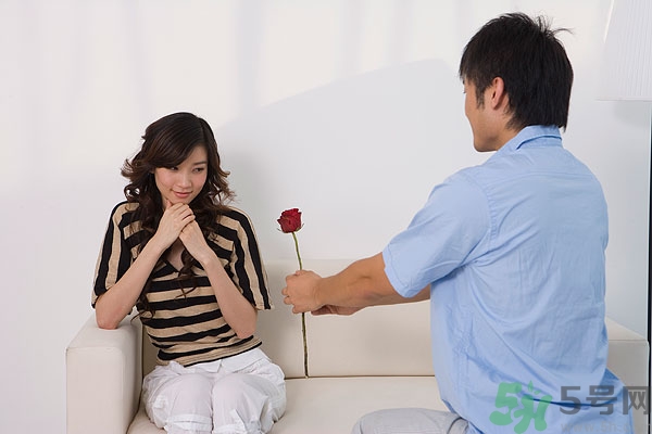 為什么看到男生會臉紅？看到男生會臉紅怎么辦？