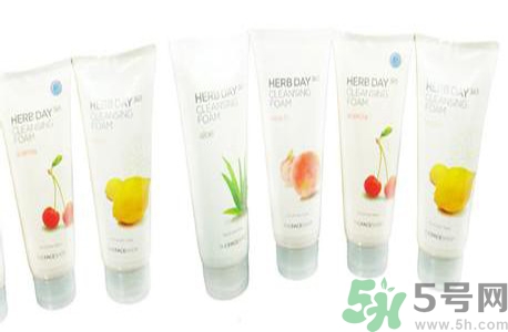 悅詩風吟和菲詩小鋪哪個好？悅詩風吟和菲詩小鋪哪個更好用？