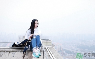 15歲女生白帶多正常嗎？15歲女生白帶異常怎么辦？