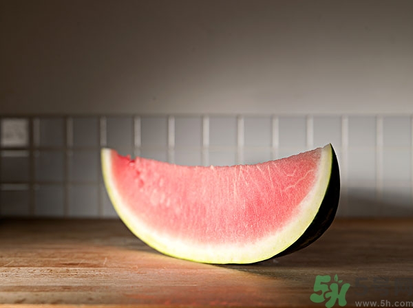 西瓜沒熟透可以吃嗎？西瓜不好吃怎么做好吃？