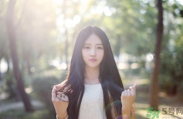 17歲女生下面很癢是為什么？高中女生下面很癢是怎么回事？