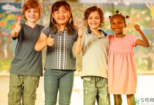 怎么讓女孩子喜歡自己？怎么讓男孩子喜歡自己？