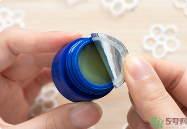Blistex碧唇小藍罐好用嗎？怎么用？