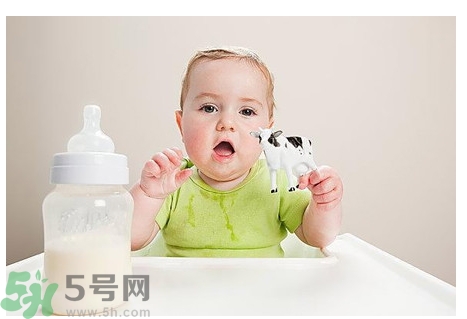 積食發燒可以喝牛奶嗎？積食發燒可以喝酸奶嗎？