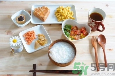 早餐怎么吃才健康？上班族早餐吃什么好？