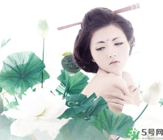 精華和乳液哪個(gè)先用？精華和乳液的使用順序