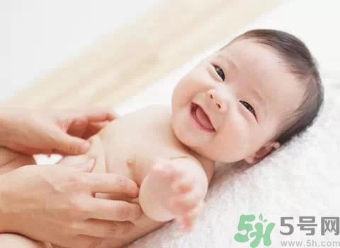新生兒肚臍眼出血怎么辦？新生兒肚臍脫落會疼嗎？