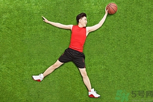打籃球腿抽筋怎么辦？打籃球小腿抽筋怎么辦？