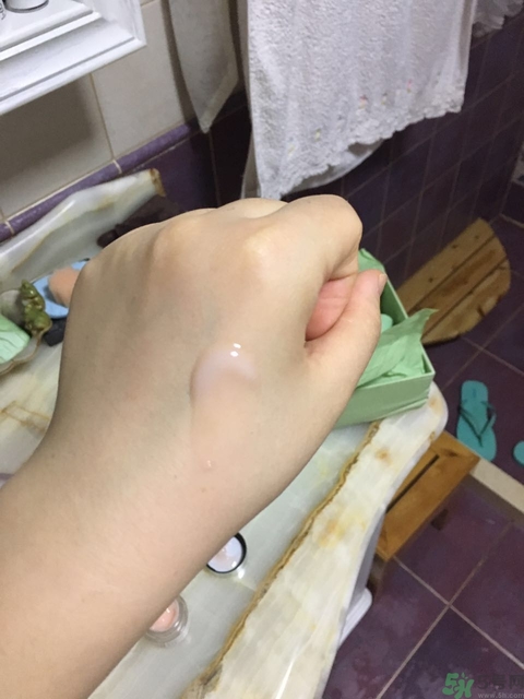 倩碧三部曲適合什么年齡?倩碧三部曲適合什么膚質?
