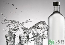 一喝白酒就胃疼怎么回事？一喝白酒就胃疼怎么辦？