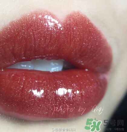露華濃唇釉055價位 露華濃055多少錢？