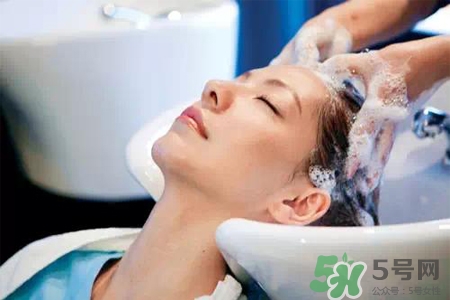 冬天適合用什么洗發(fā)水？冬天用什么洗發(fā)水好？