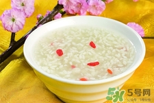 經常吃醪糟雞蛋能催奶嗎？酒釀蛋的功效與作用