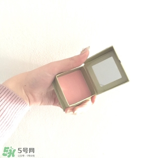 貝玲妃蒲公英蜜粉怎么用？benefit貝玲妃蒲公英蜜粉使用方法