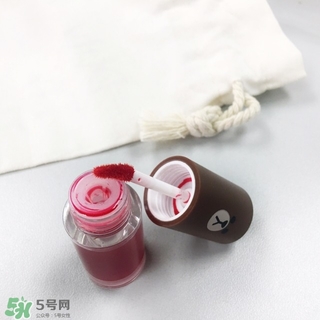 謎尚line friends染唇液真假 謎尚line friends染唇液真假鑒別