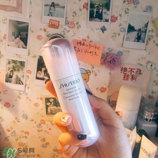 資生堂新透白精華和小燈泡哪個好？資生堂新透白精華和小燈泡對比