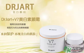 長(zhǎng)痘痘可以用素顏霜嗎？素顏霜適合痘痘肌嗎？