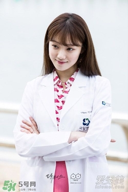 李圣經的衣服什么牌子？李圣經衣服同款