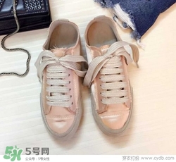 3月份穿什么鞋子？三月份穿什么鞋？