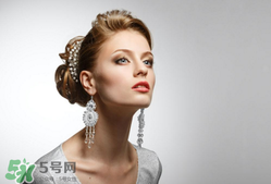 一次性耳釘怎么取下來？一次性耳釘多久取下來？
