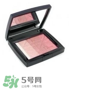 高光粉和蜜粉的區別 高光粉和蜜粉的使用順序