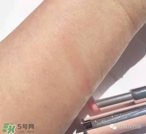 紀梵希小羊皮和禁忌之吻哪個好？紀梵希小羊皮和禁忌之吻對比
