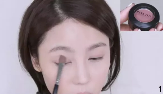 干玫瑰色妝容怎么化？干玫瑰色妝容畫法步驟