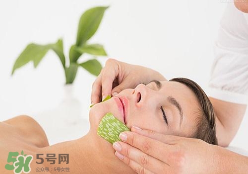 蘆薈涂在臉上發癢是怎么回事？蘆薈涂在臉上發癢怎么辦？