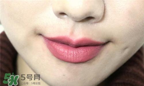 蘭蔻菁純唇膏295多少錢？蘭蔻菁純唇膏295專柜價