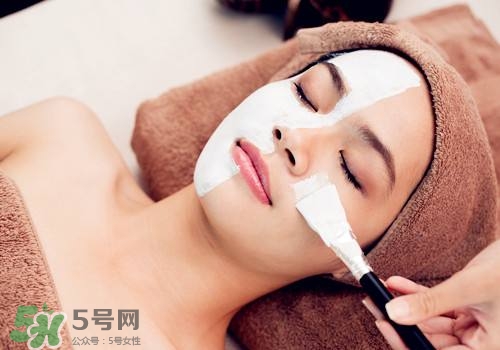 卸妝水和卸妝油的區別？卸妝水和卸妝油有什么不一樣？