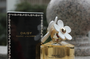 marc jacobs是什么檔次？馬克雅可布是幾線牌子？