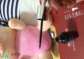 美人魚眼線液怎么用？美人魚眼線液怎么畫？