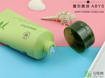悅詩風吟綠茶洗面奶適合什么膚質？悅詩風吟洗面奶適合油性肌膚嗎？