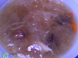 來月經想睡覺是咋回事？為什么月經期間很困