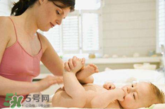 嬰兒濕巾哪種好？嬰兒濕巾哪個牌子好？
