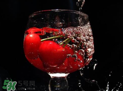 櫻桃酒能治痛風(fēng)嗎？櫻桃泡酒能治痛風(fēng)嗎？