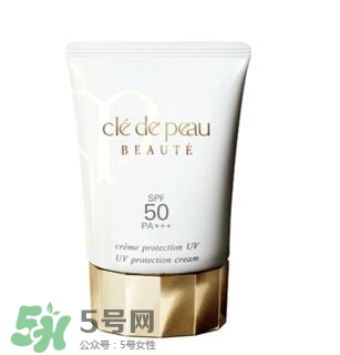 先涂防曬霜還是妝前乳？防曬霜和妝前乳使用順序