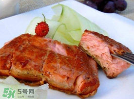 三文魚煮多久？寶寶吃三文魚煮多久熟？