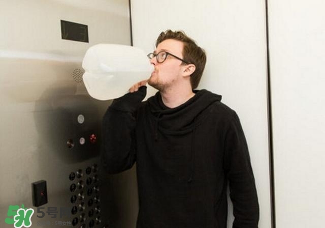 30天不喝飲料，妹子的對(duì)比照令人震驚 喝白開(kāi)水的好處