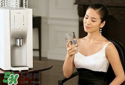 30天不喝飲料，妹子的對(duì)比照令人震驚 喝白開(kāi)水的好處
