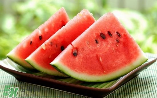 西瓜不能和什么一起吃？西瓜不能與什么同食？