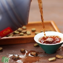 雄黃酒可以驅(qū)蛇嗎？雄黃酒驅(qū)蛇效果好嗎？