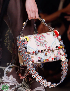 fendi kan i多少錢？芬迪kan i包包國內專柜價格