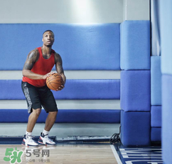adidas dame3阿迪達斯利拉德三代獨立日配色多少錢？